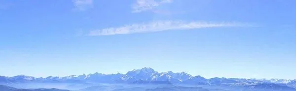 personne sur une montagne 